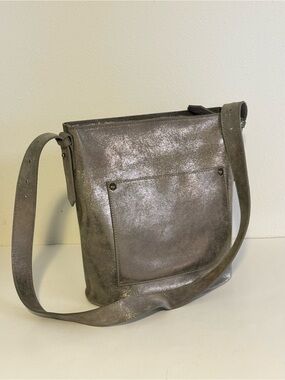 Garnet Hill “Sienna” Metallic  Gray Leather Crossbody/Shoulder Bucket Bag Italy